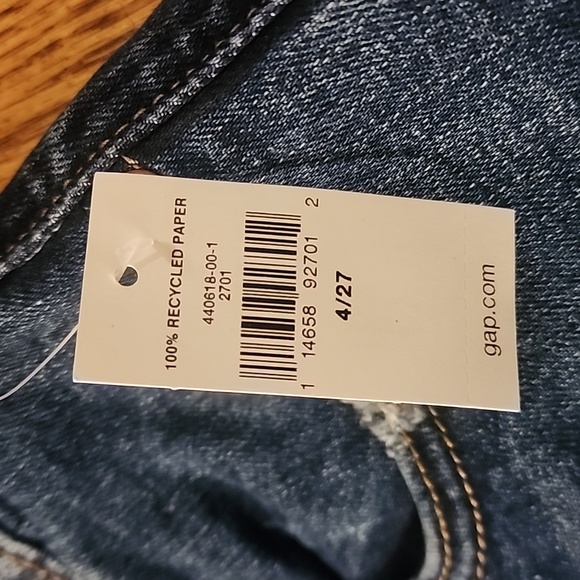 NWT Gap Cheeky Straight Jeans, Size 27/4 - Picture 2 of 7